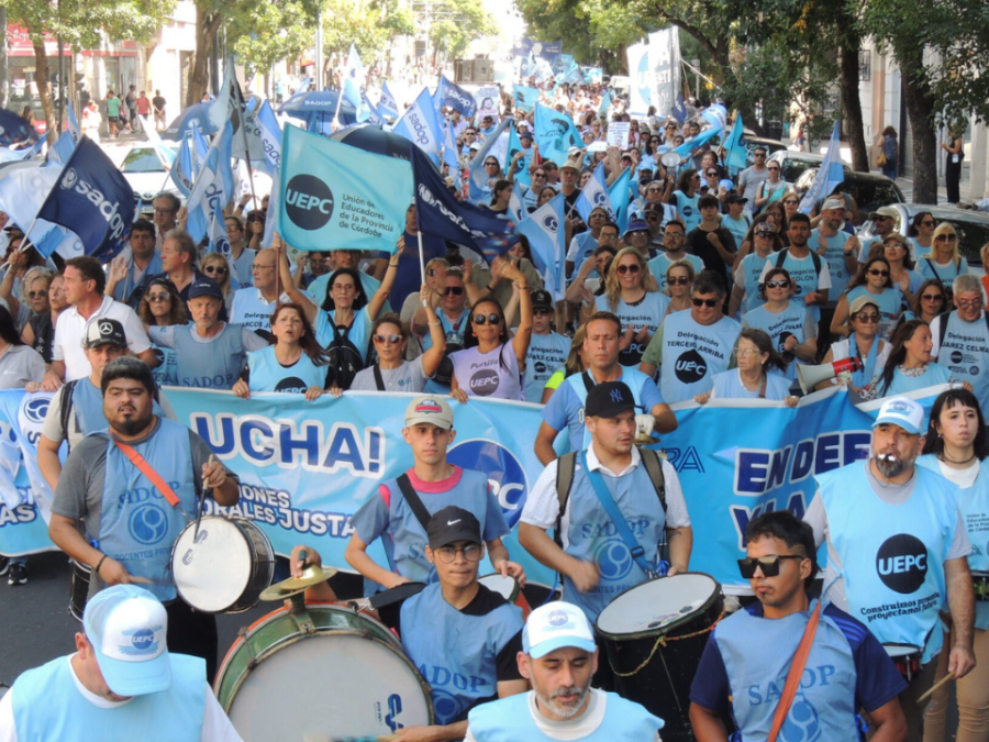 La UEPC suspendió el paro docente tras una nueva oferta salarial del Gobierno