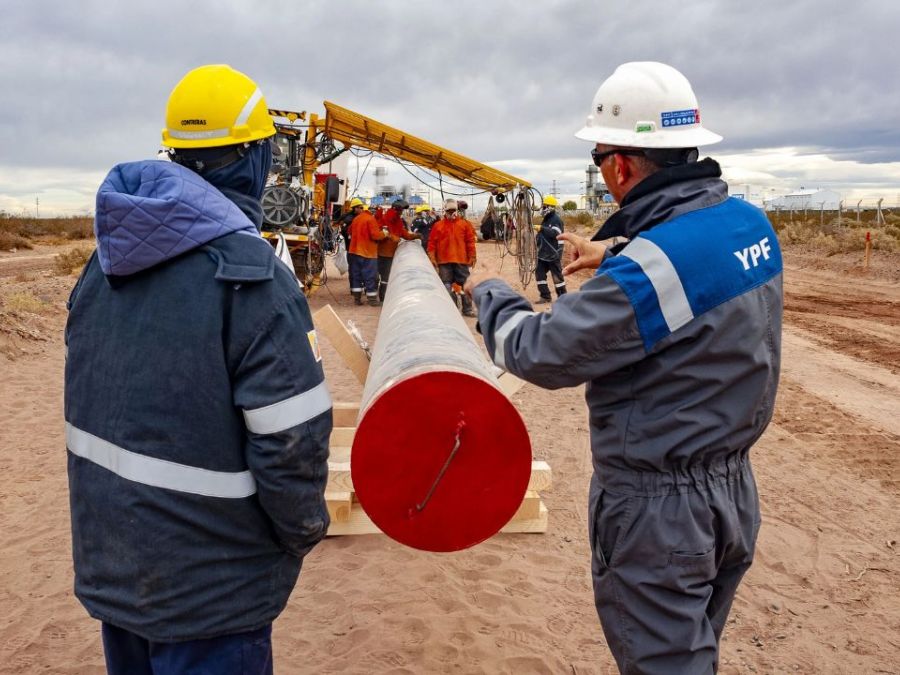 YPF invertirá 25.000 millones de dólares en Vaca Muerta con el proyecto LLL Oil