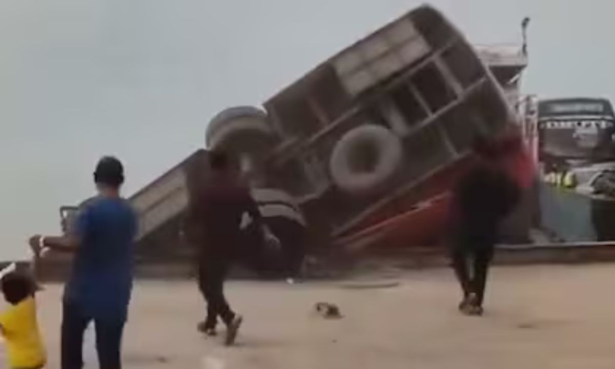 Tragedia en Bangladesh: un micro cayó a un río y dejó al menos 26 muertos | Internacionales