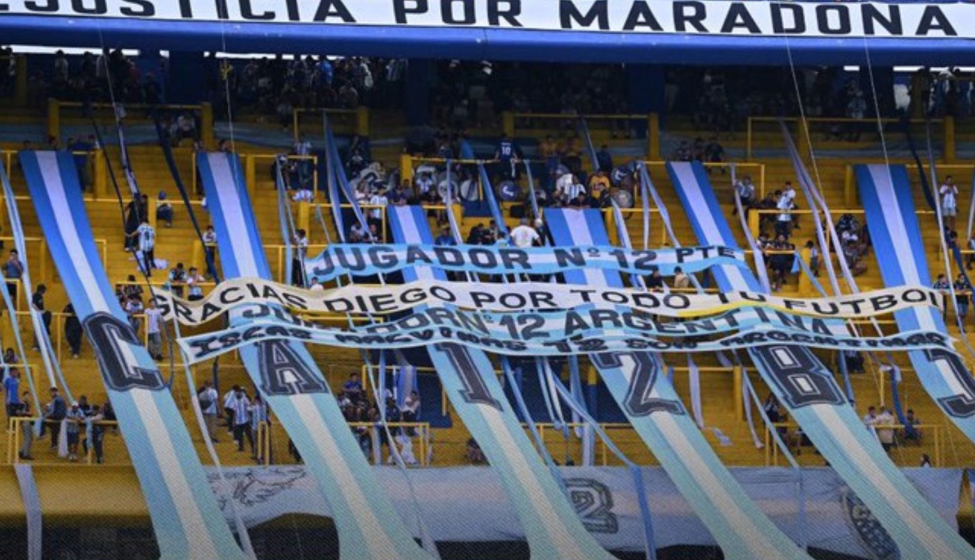 Bombonera celeste y blanca: el pedido de justicia por Maradona y amistoso de la Selección en una noche especial | Deportes