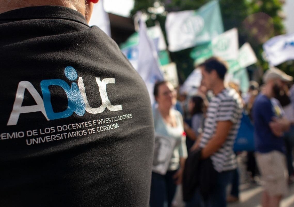 Docentes de la UNC se suman a paro nacional de 72 horas por reclamos salariales y financiamiento | Córdoba