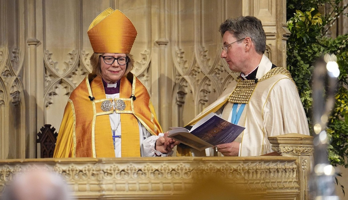 Histórica: Sarah Mullally se convierte en la primera arzobispa de Canterbury | Internacionales