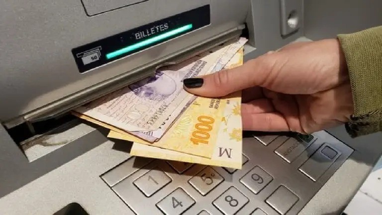 Actualizan los límites de extracción en cajeros automáticos: cuánto dinero se puede retirar en marzo | Actualidad