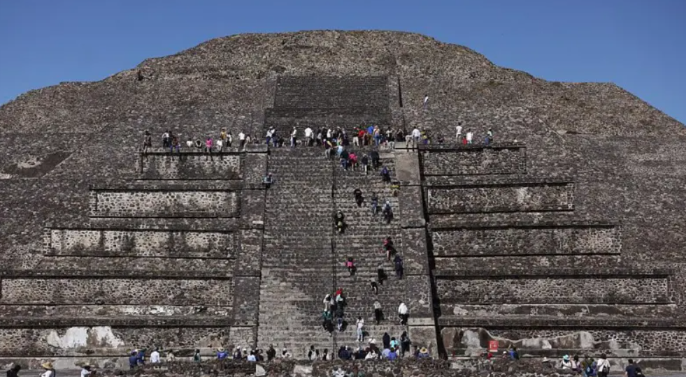 Asesinaron a tiros a una turista canadiense en Teotihuacán y hay varios turistas heridos | Internacionales