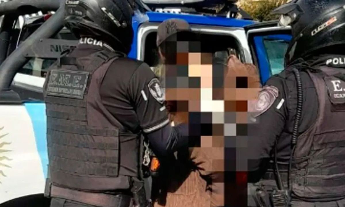 Detuvieron a un hombre de 39 años que exhibía sus genitales y amenazó a la Policía | Córdoba