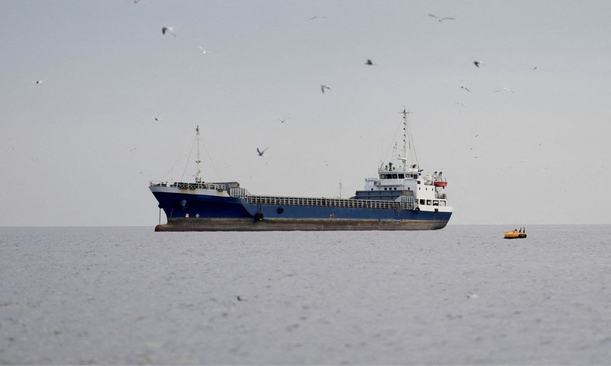 Irán vuelve a bloquear el estrecho de Ormuz y pone en jaque la tregua con Estados Unidos | Internacionales