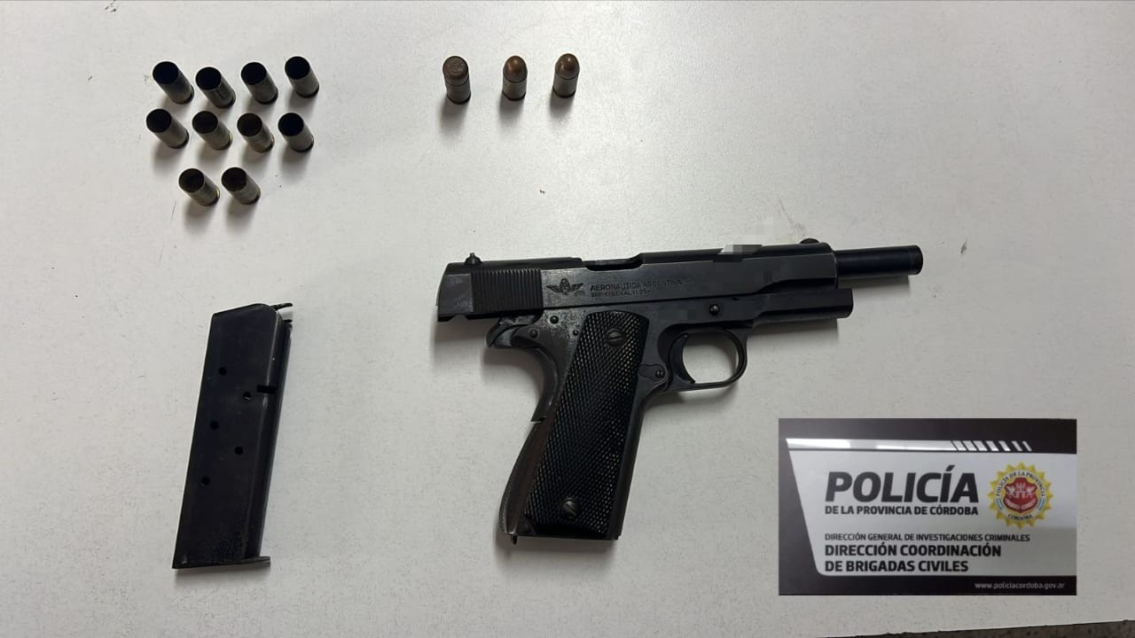 Operativos simultáneos: detienen a un hombre y secuestran armas en Córdoba | Córdoba
