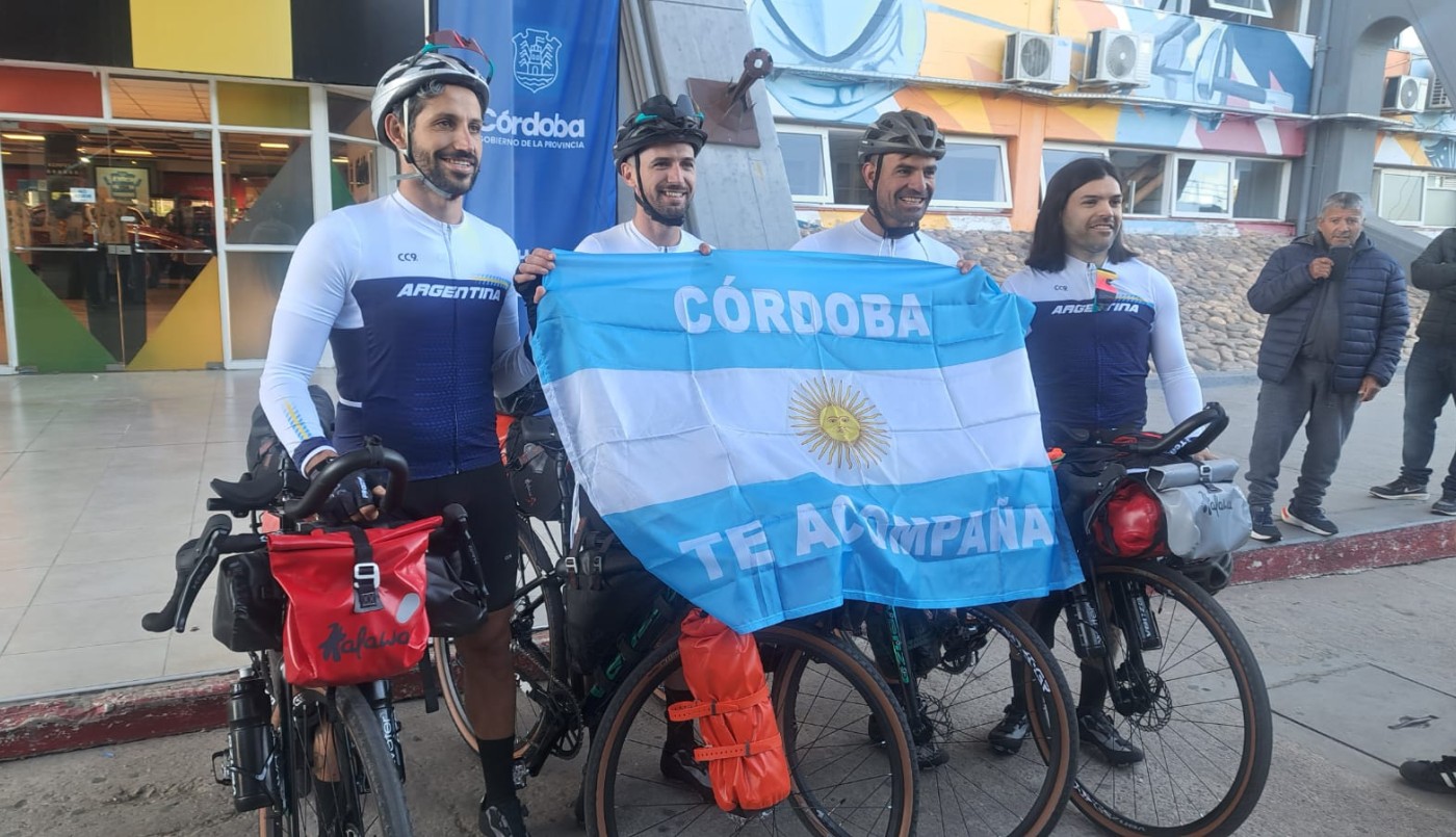 Travesía en dos ruedas: recorrerán 7.500 kilómetros en bici rumbo al Mundial | Córdoba