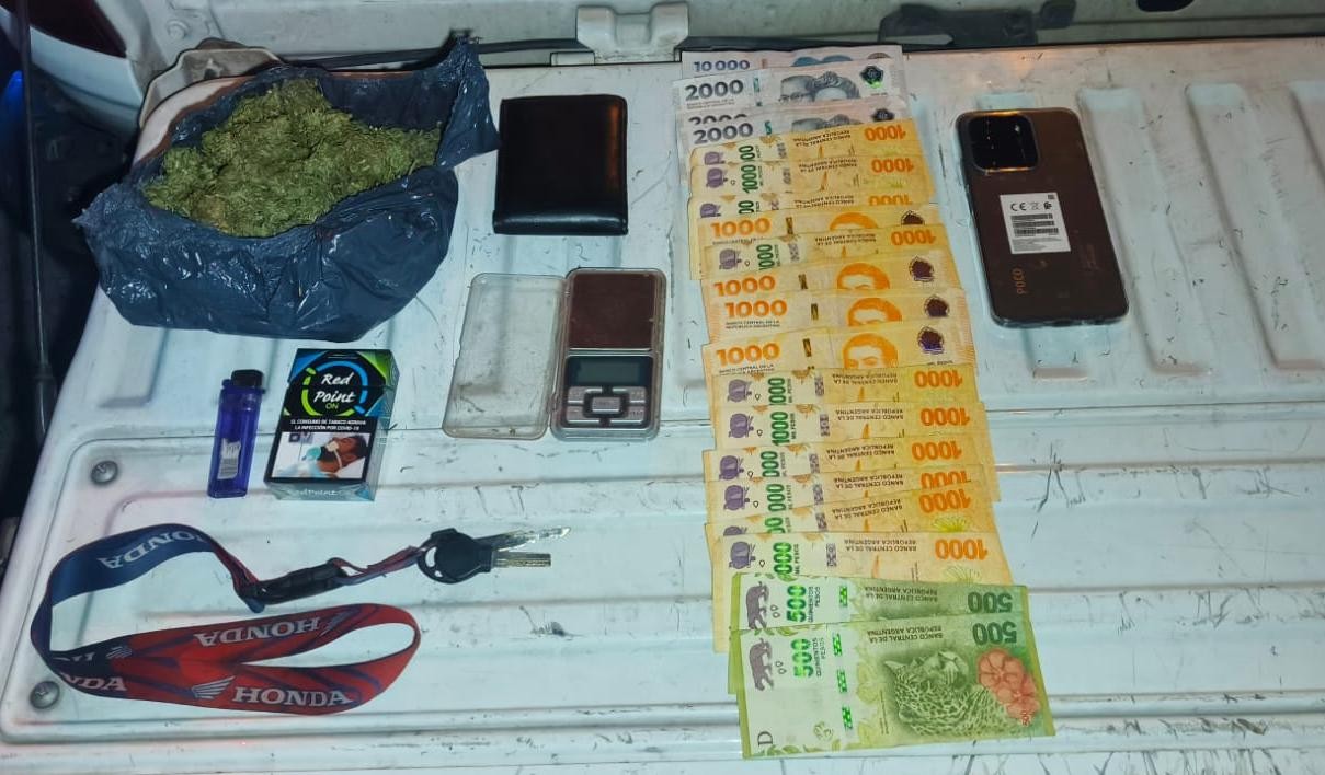 Dos detenidos con drogas frente a un centro comercial en Villa Rivera Indarte | Córdoba