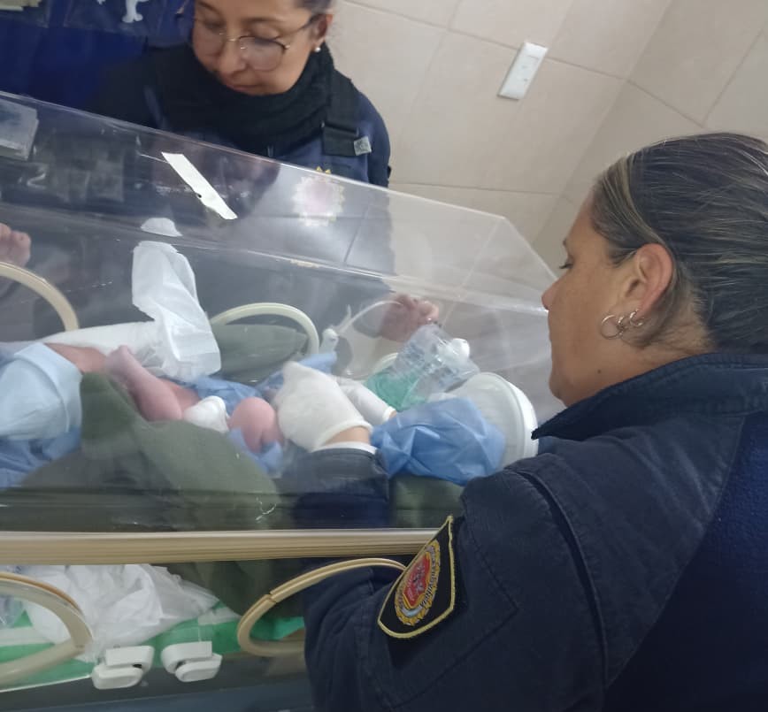 Mujeres policías asistieron un parto de urgencia y lograron salvar a un recién nacido | Córdoba