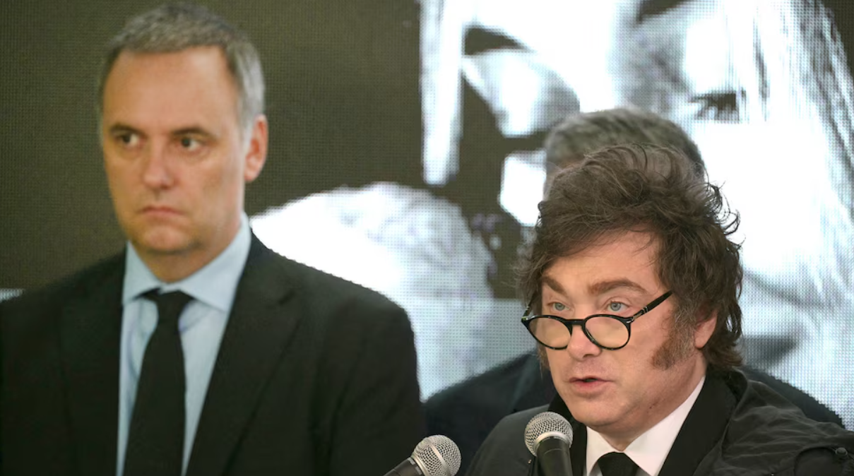 En medio de rumores, Milei respaldó a Adorni y negó cambios en el gabinete nacional | Política y economía