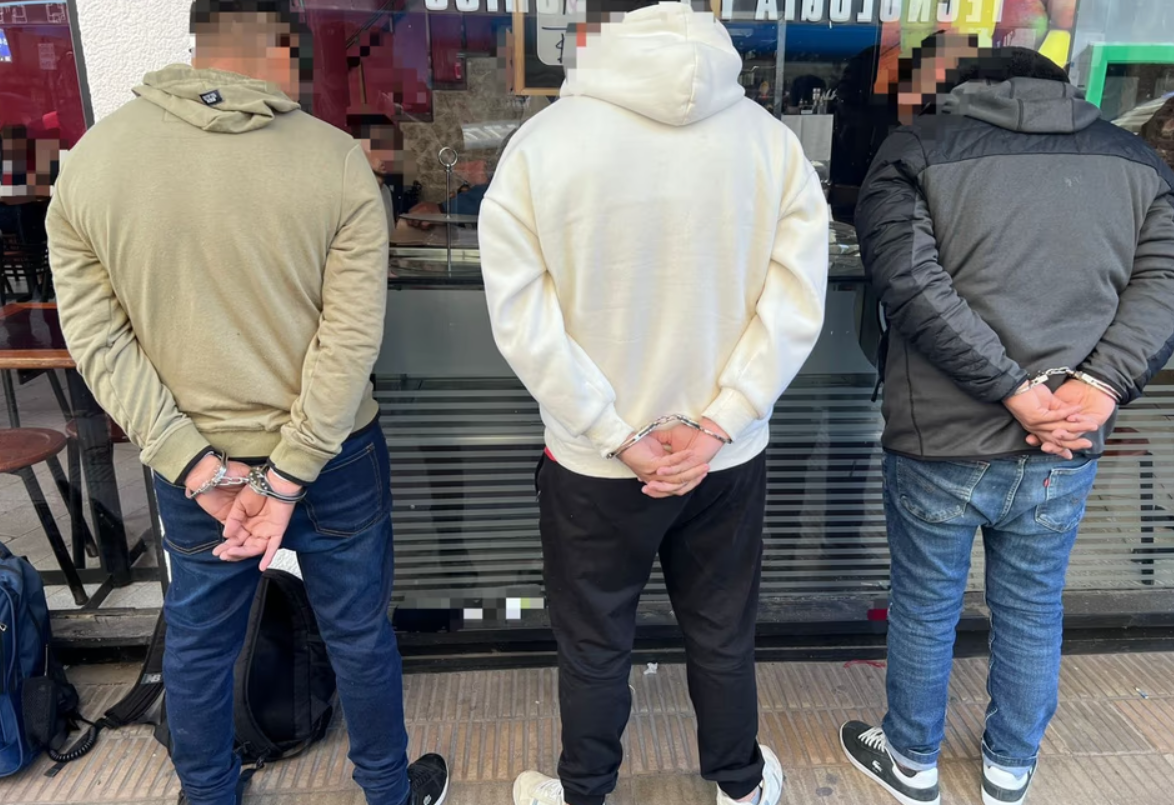 Detuvieron a tres hombres con elementos para romper vidrios de autos en el centro | Córdoba
