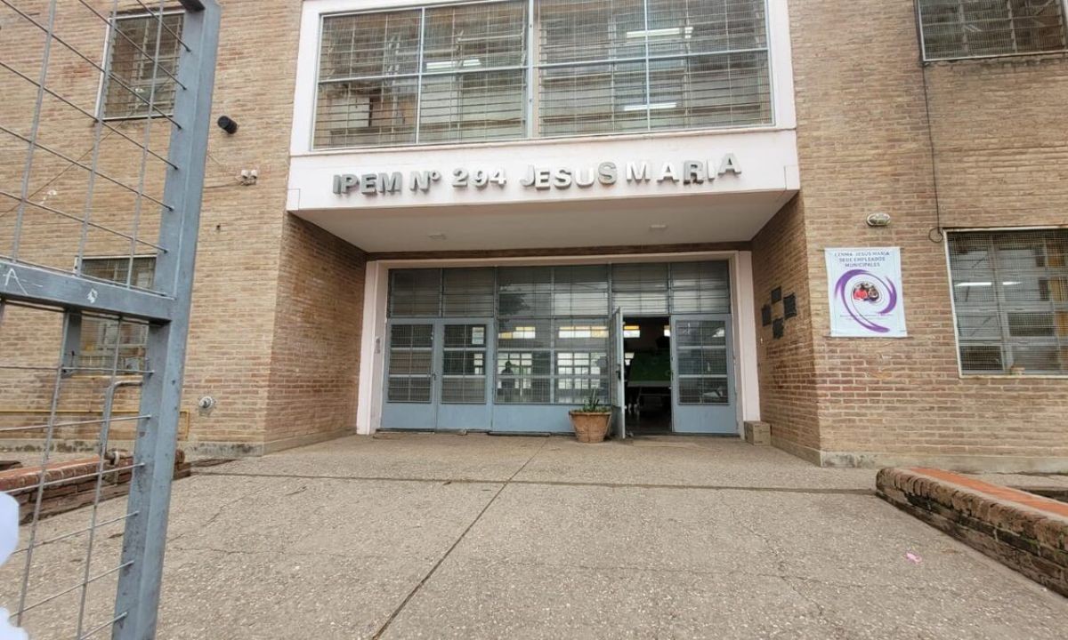 Tragedia en Jesús María: muere una estudiante tras caerle un arco de fútbol | Córdoba