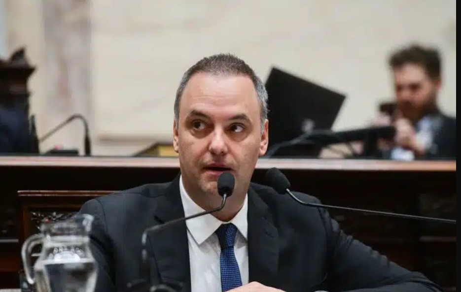 Piden la detención de Manuel Adorni en una causa por posible entorpecimiento judicial | Política y economía