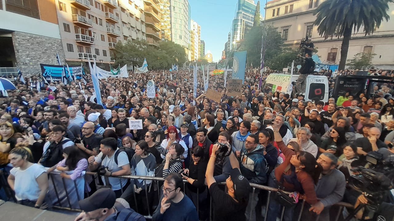 Masiva marcha universitaria en Córdoba por presupuesto y mejoras salariales docentes | Córdoba
