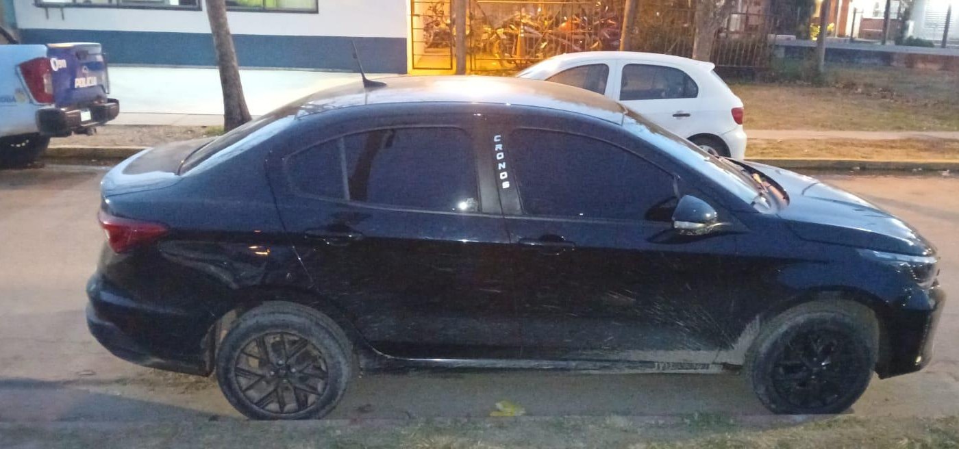 Detuvieron a tres adolescentes acusados de robarle el auto a una conductora de viajes | Córdoba