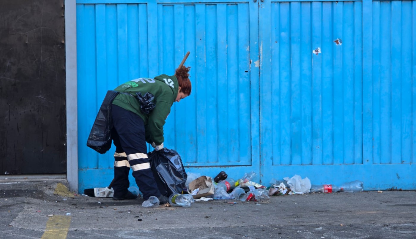 La otra cara de los festejos: toneladas de basura tras la celebración en Alberdi | Córdoba