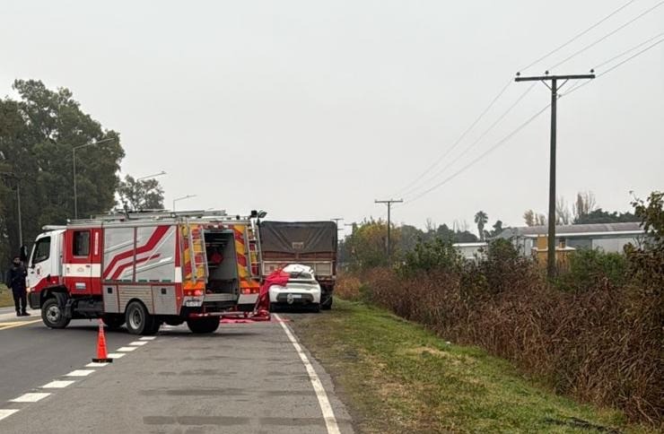 Tragedia en ruta 6: un hombre murió tras chocar contra un camión cerealero | Córdoba