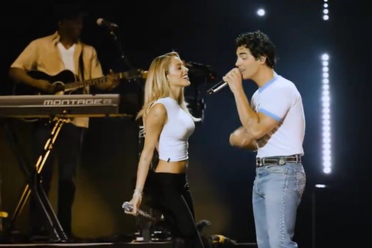 Sorpresa total en el Movistar Arena: Tini Stoessel se sumó al show de los Jonas Brothers | Espectáculos