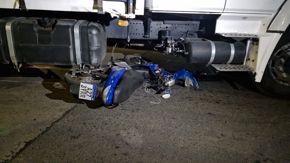 Accidente en Alberdi: un camión chocó contra una motociclista cerca de Plaza Colón | Córdoba