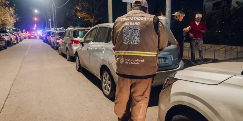 Primera prueba de estacionamiento medido en eventos masivos: 200 pagos con QR y tránsito ordenado | Córdoba