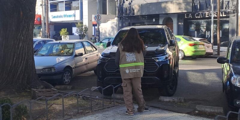 Constatadores: clave en el funcionamiento del nuevo estacionamiento medido municipal | Córdoba