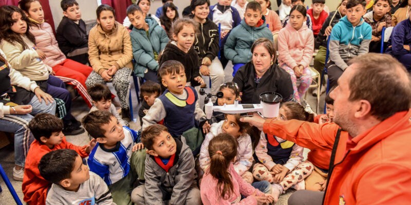 El clima de tu barrio: instalan estaciones en escuelas para investigaciones estudiantiles | Córdoba