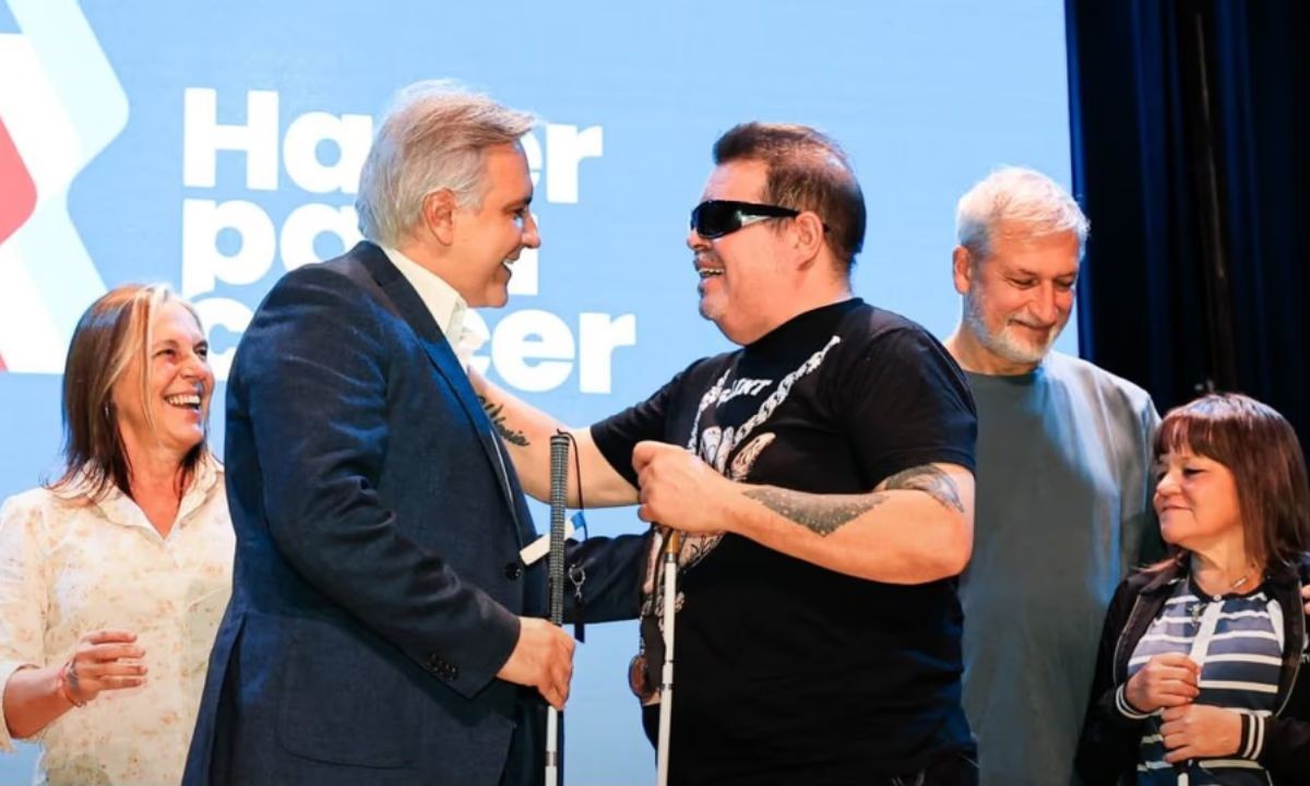 Córdoba: entregan dispositivos tecnológicos a 200 personas con discapacidad visual | Córdoba