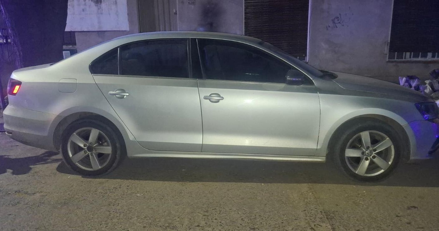 Recuperan en San Fernando un auto robado horas antes en Alta Córdoba | Córdoba