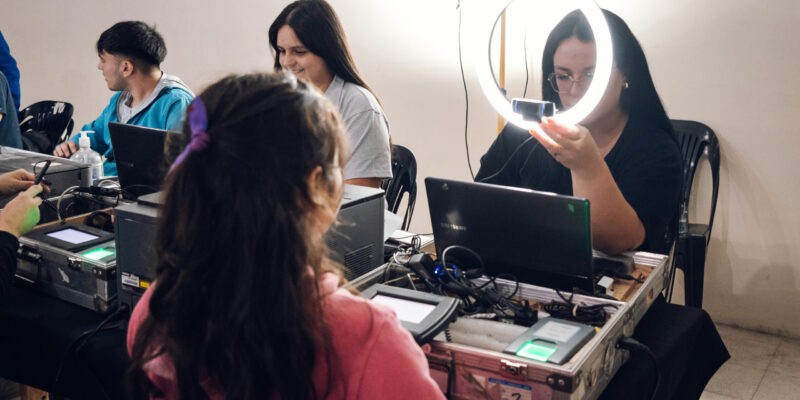 Operativo DNI en Córdoba: trámites gratuitos en los barrios Cáceres y Maldonado | Servicios
