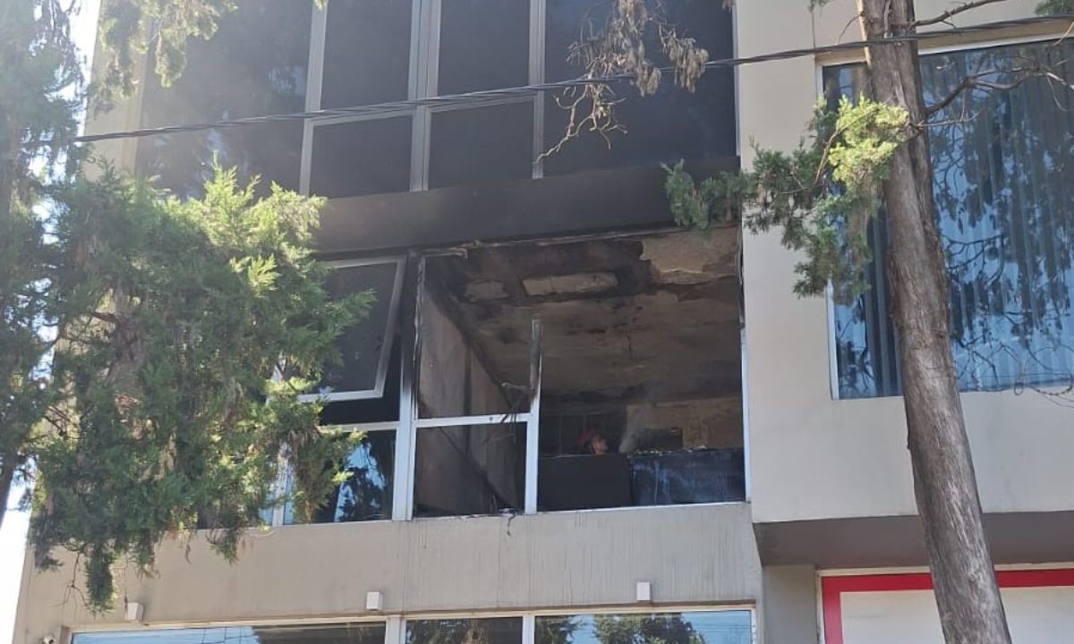 Bomberos controlaron un incendio en una oficina del Cerro de las Rosas sin heridos | Córdoba