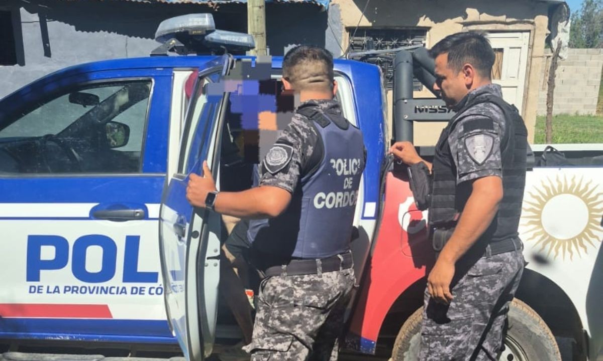 Caen dos hombres tras un violento intento de robo en plena colectora | Córdoba