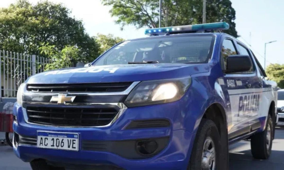 Caen tres hombres tras ser descubiertos desarmando motos robadas en Villa Serrana | Córdoba