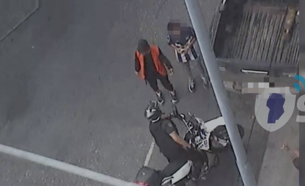 Nuevamente detuvieron a dos “naranjitas” por exigir dinero a conductores para estacionar | Córdoba