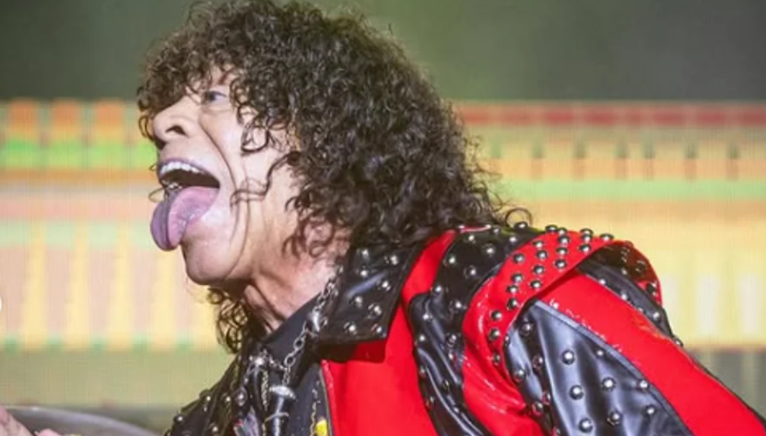 Preocupación por La Mona Jiménez: debió frenar su show en Córdoba por falta de aire | Espectáculos