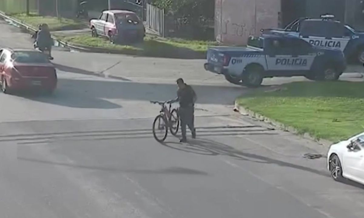 Detienen a dos jóvenes tras asaltar a una mujer y recuperan su bicicleta | Córdoba