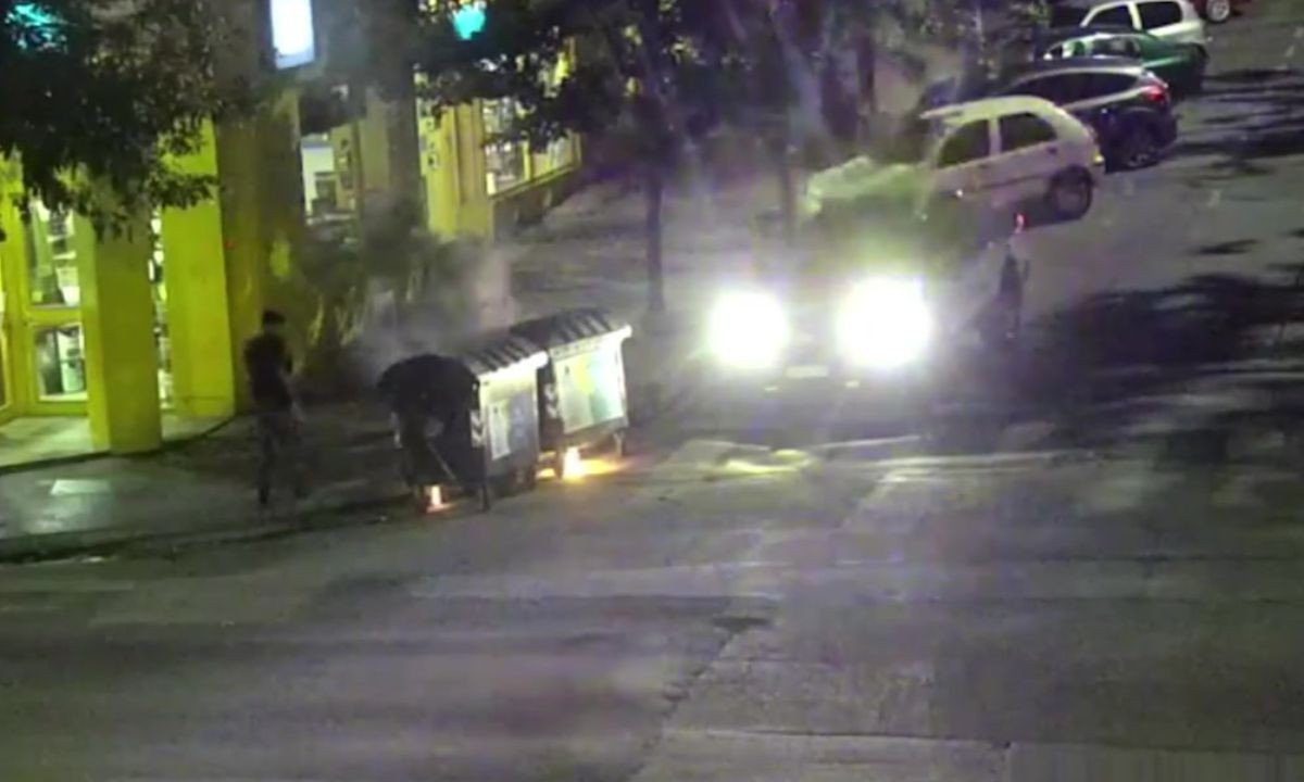 Detienen a un hombre por incendiar cuatro contenedores en pleno centro de Córdoba | Córdoba