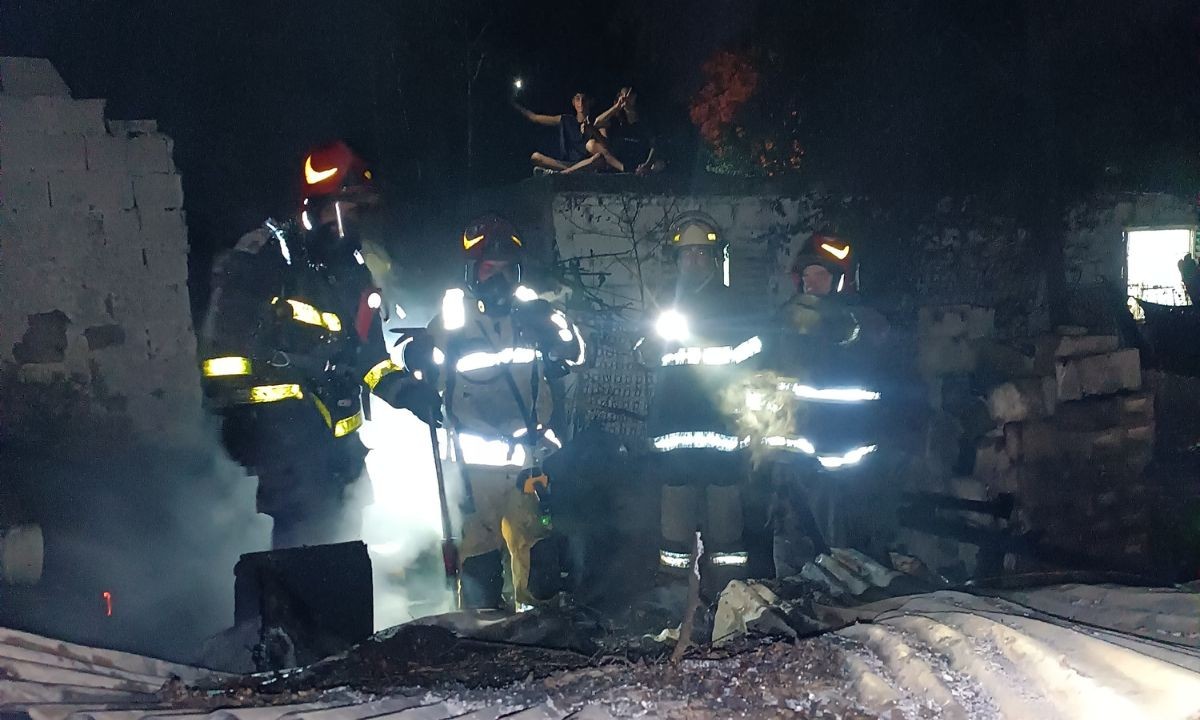 El Sauce: incendio destruyó un dormitorio y una mujer sufrió quemaduras | Córdoba