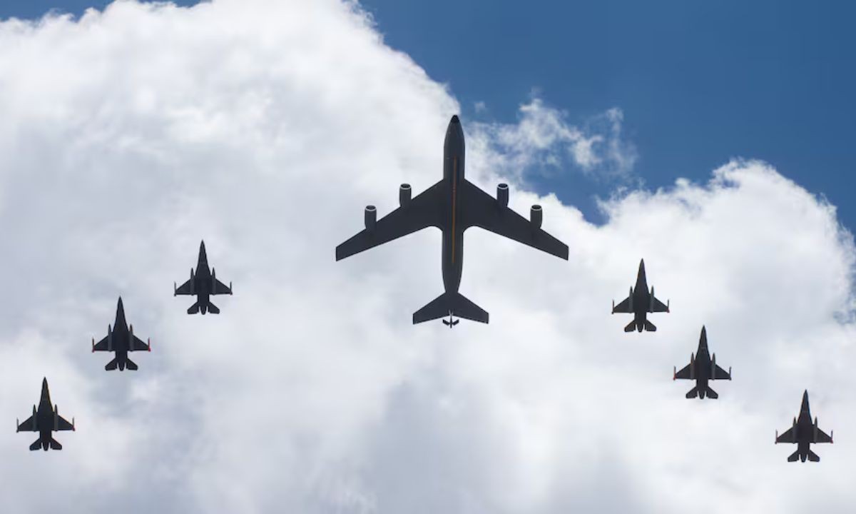 Espectacular vuelo de los F-16 sobre Buenos Aires antes de la presentación en Córdoba | Actualidad