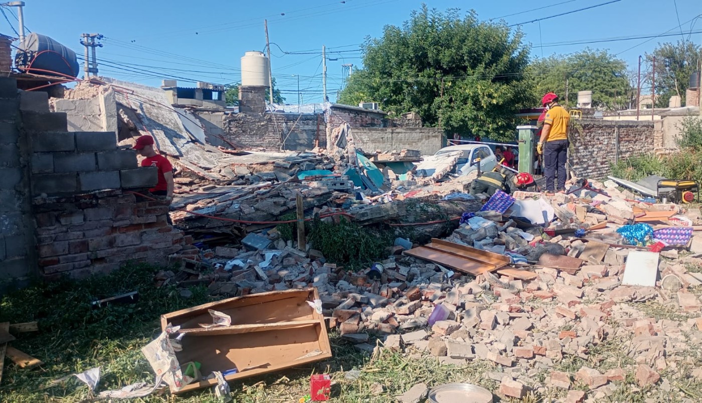 Colapsó el techo de una vivienda en Villa El Libertador: varias personas resultaron heridas | Córdoba