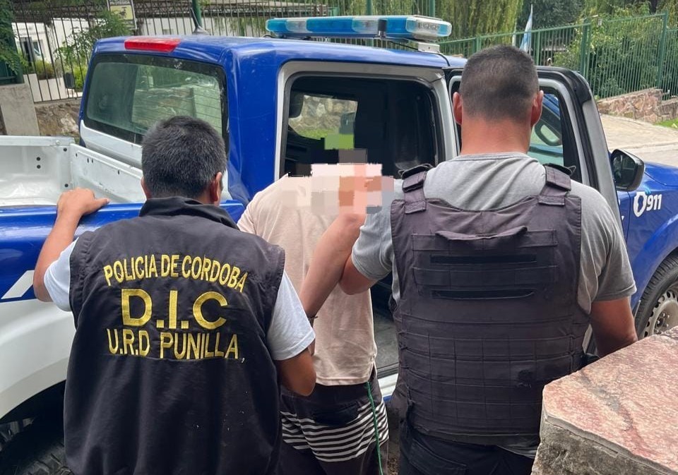 Detuvieron a un joven de 18 años acusado de robar motos bajo amenazas con un arma | Córdoba