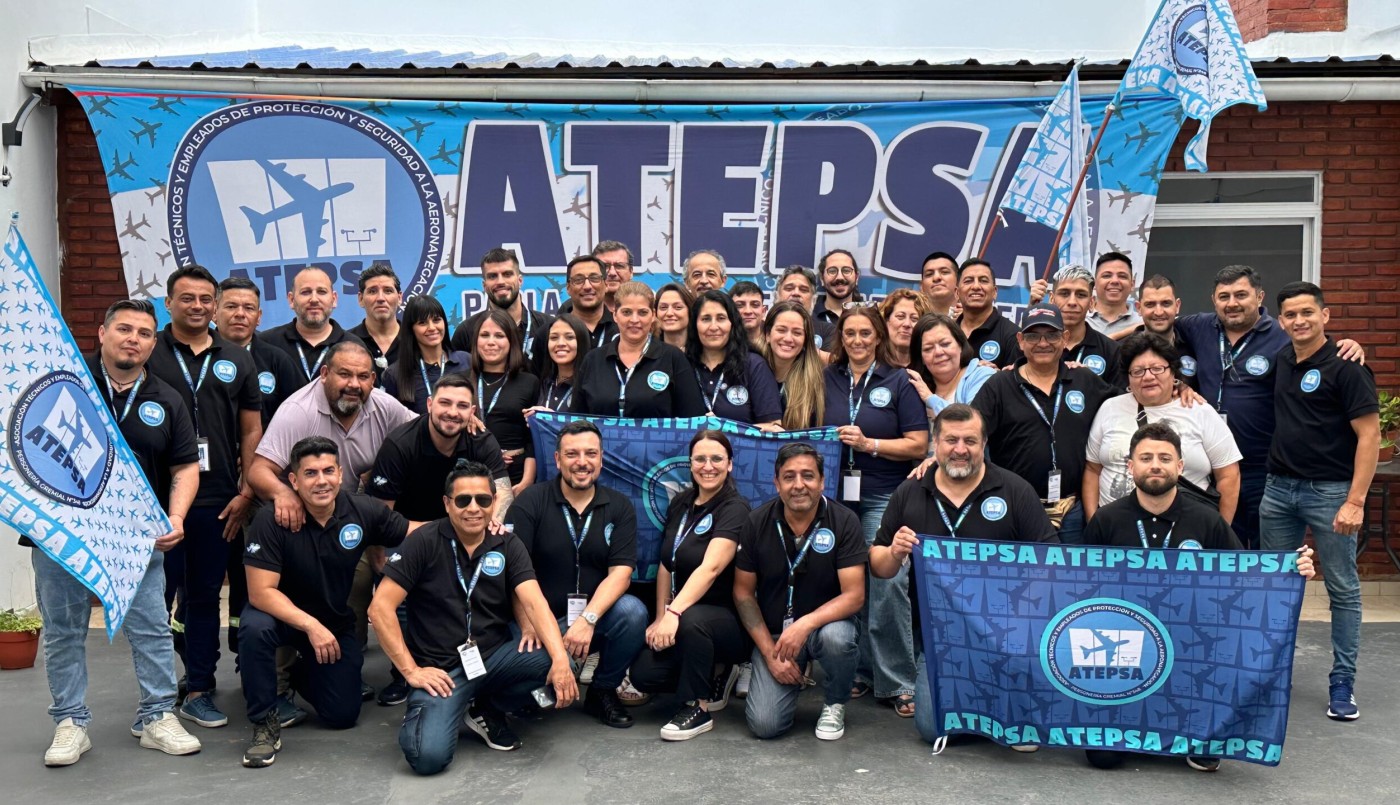 Paros de controladores aéreos complicarán los vuelos en todo el país antes de las fiestas | Actualidad