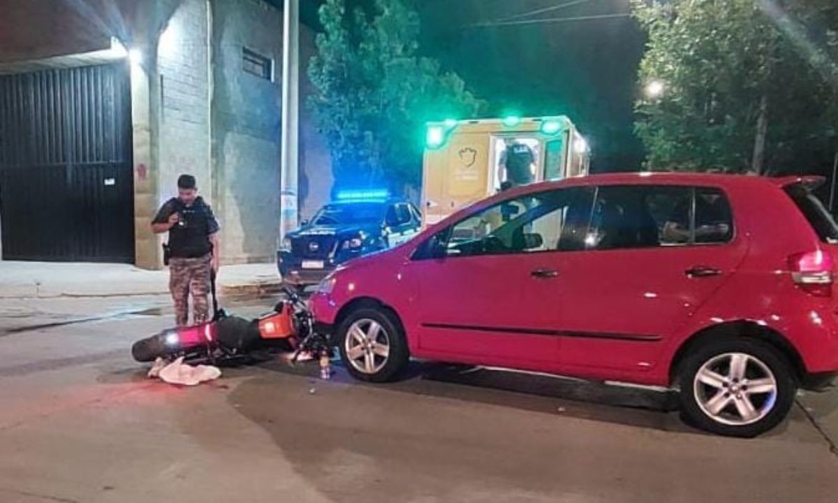 Joven chocó con una moto robada en Acosta: terminó herido y aprehendido | Córdoba