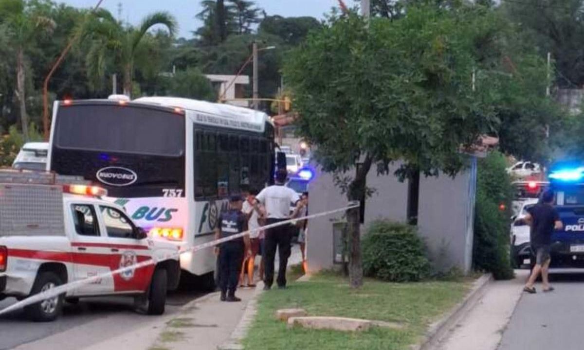 Joven murió en un choque entre moto y colectivo en una avenida de Carlos Paz | Córdoba