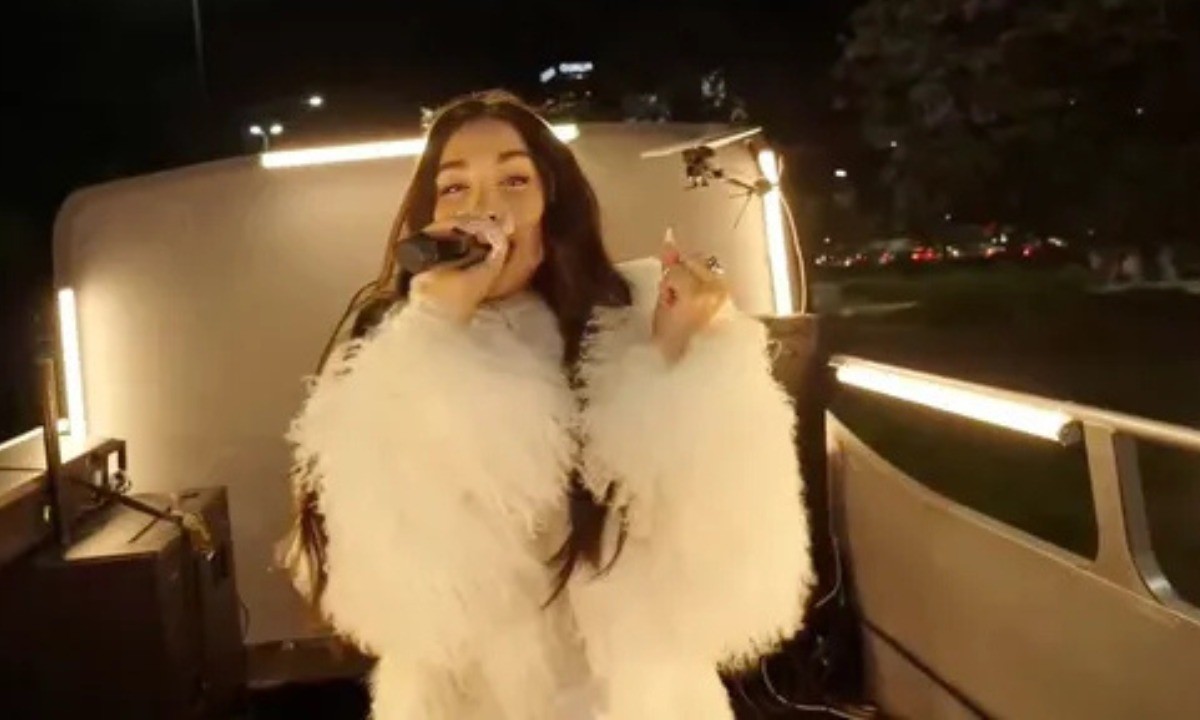 María Becerra presentó su nuevo álbum con un show rodante por las calles porteñas | Espectáculos