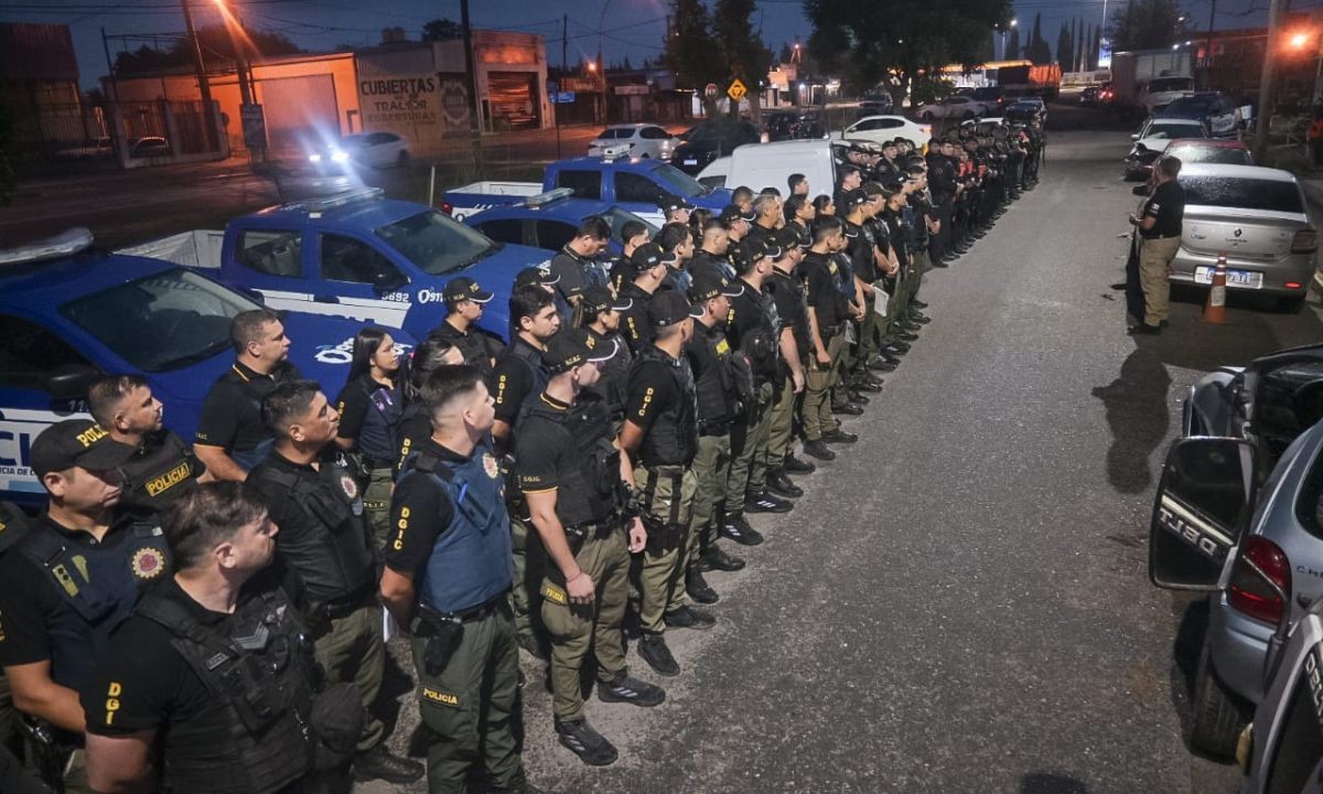 Megaoperativo en Córdoba: múltiples detenidos y armas secuestradas tras allanamientos | Córdoba