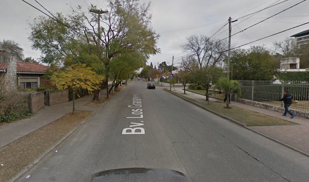 Accidente fatal en Bv. Los Granaderos: Una mujer murió tras choque entre una moto y un auto | Telefe Noticias