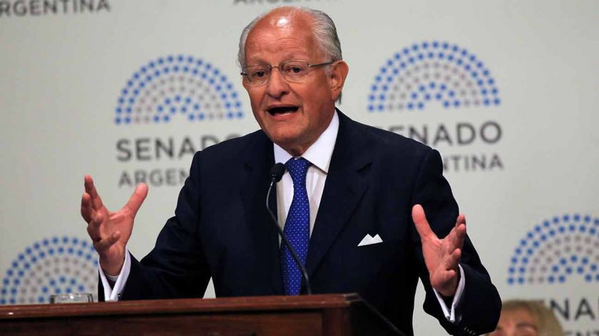 En un polémico discurso, Albino dijo que "los preservativos no sirven contra el Sida" | Telefe Noticias