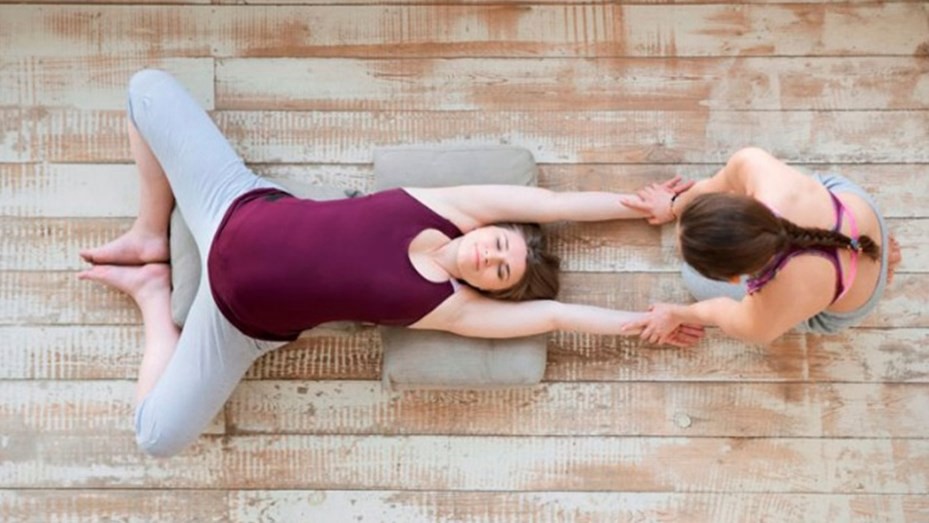 Juez dio autorización para que una mujer le preste el vientre a otra porque no puede tener hijos | Telefe Noticias