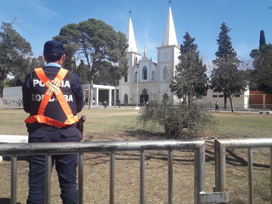 En el cementerio San Jerónimo aguardan la llegada del cortejo fúnebre | Telefe Noticias